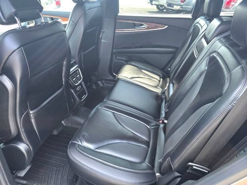 Used 2018 Lincoln MKX Select w/ Select Plus Package AWD/4WD image 10
