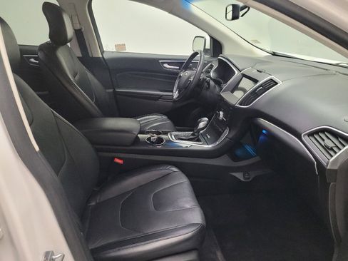 Used 2017 Ford Edge Titanium w/ Technology Package FWD image 21