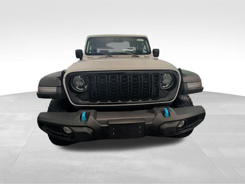 Used 2024 Jeep Wrangler Unlimited AWD/4WD image 8
