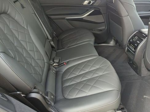 New 2026 BMW X7 xDrive40i w/ M Sport Package AWD/4WD image 13