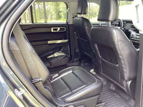 Used 2023 Ford Explorer XLT w/ Equipment Group 202A RWD image 20