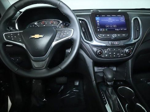 Used 2023 Chevrolet Equinox Premier image 30