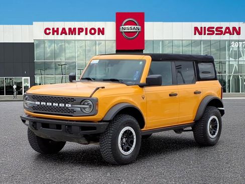 Used 2022 Ford Bronco Badlands w/ Sasquatch Package image 3