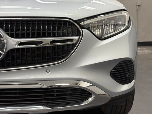 Used 2025 Mercedes-Benz GLC 350e 4MATIC image 7