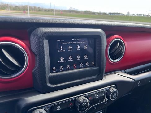 Used 2020 Jeep Wrangler Unlimited Rubicon w/ Safety Group image 17