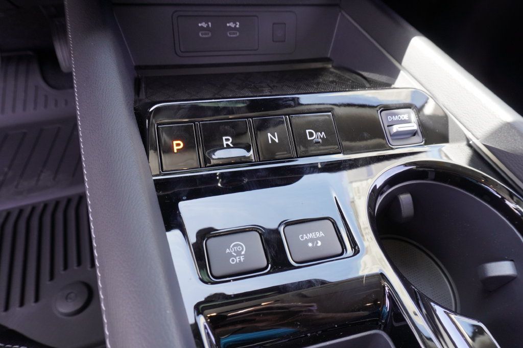Certified 2025 Nissan Murano SV FWD image 18