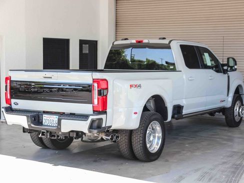 Certified 2026 Ford F450 Platinum w/ FX4 Off-Road Package AWD/4WD image 4