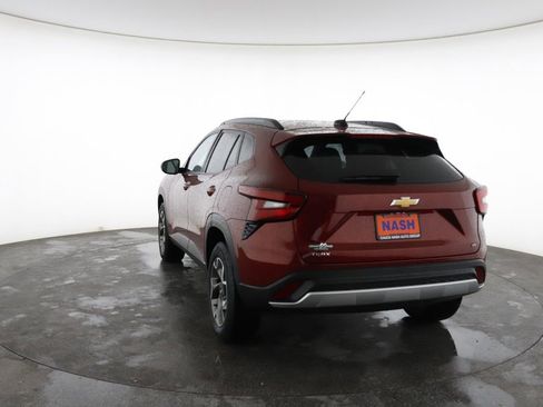 Used 2025 Chevrolet Trax LT FWD image 10