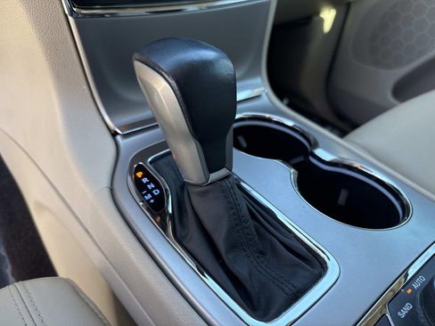 Used 2019 Jeep Grand Cherokee Limited w/ Trailer Tow Group IV image 32