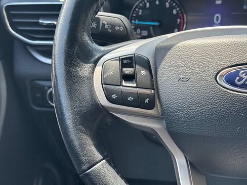 Used 2022 Ford Explorer XLT w/ Equipment Group 202A AWD/4WD image 28