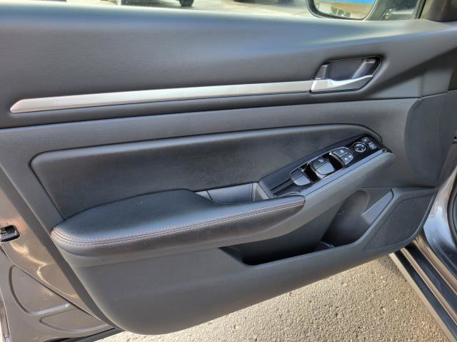 Used 2024 Nissan Altima 2.5 SR FWD image 6