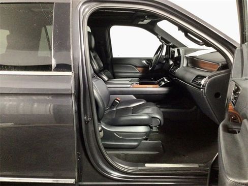 Used 2023 Lincoln Navigator Reserve image 33