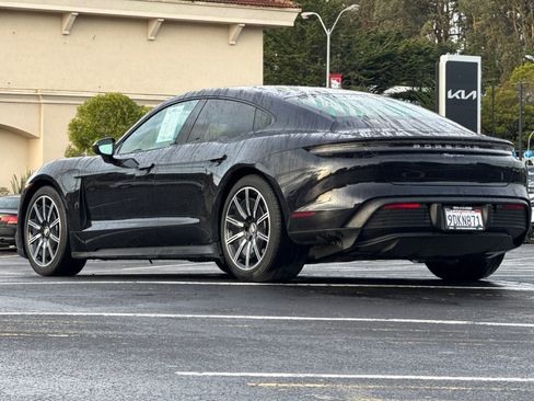 Used 2021 Porsche Taycan image 6