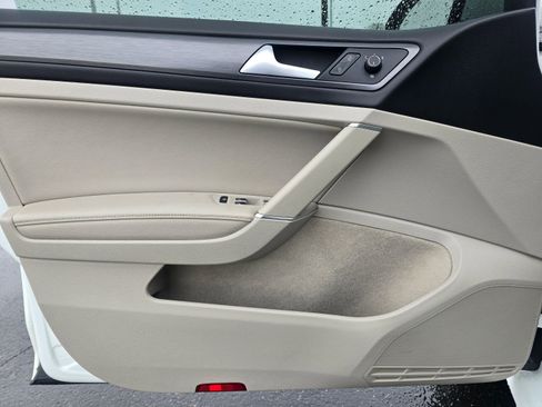 Used 2018 Volkswagen Golf SE image 31