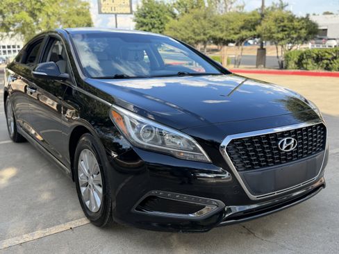 Used 2016 Hyundai Sonata SE FWD image 1