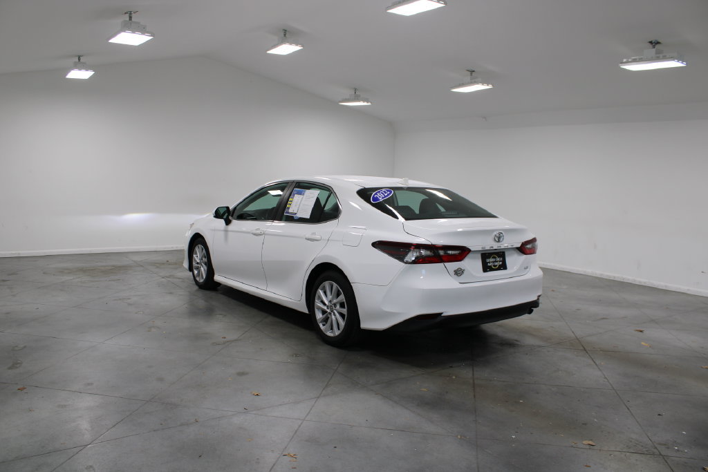 Used 2022 Toyota Camry LE FWD image 7
