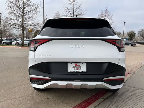 Used 2025 Kia Sportage LX image 7