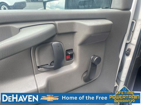 Used 2015 Chevrolet Express 3500 RWD image 21
