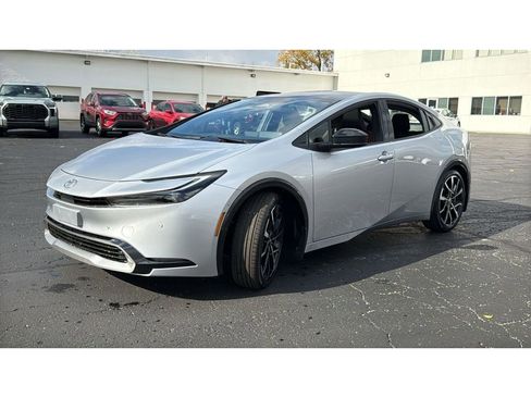 New 2026 Toyota Prius Plug-In Hybrid FWD image 3