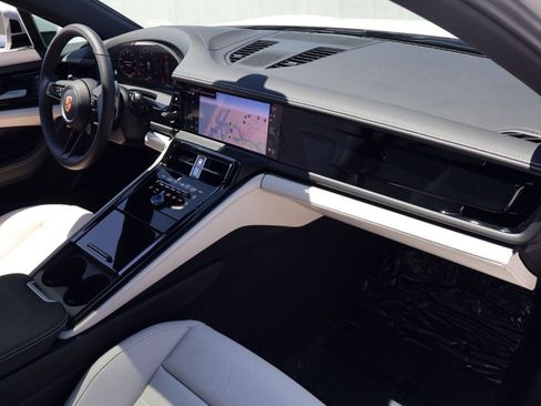 New 2026 Porsche Panamera image 25