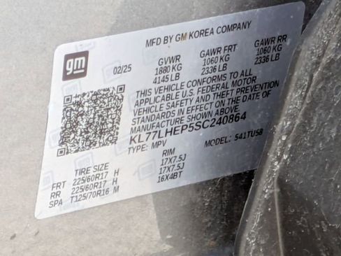 Used 2025 Chevrolet Trax LT w/ LT Convenience Package image 37