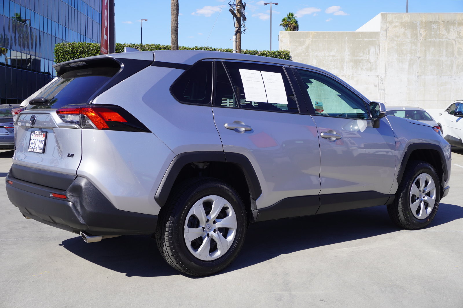 Certified 2022 Toyota RAV4 LE FWD image 7