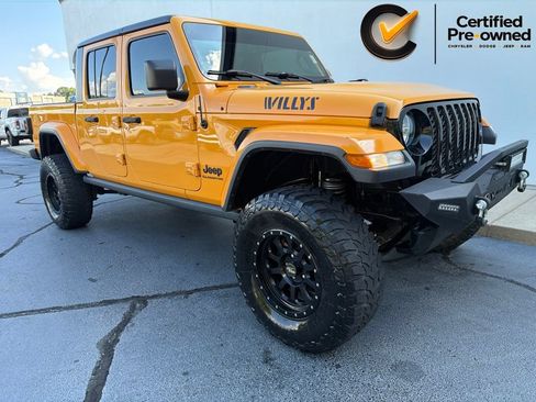 Certified 2021 Jeep Gladiator Sport AWD/4WD image 2
