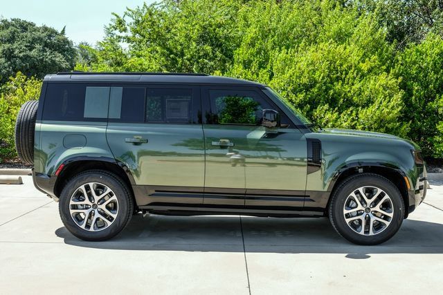 New 2026 Land Rover Defender 110 X-Dynamic SE AWD/4WD image 8