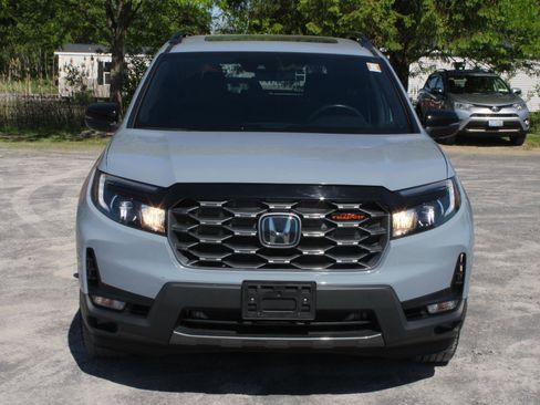 Used 2023 Honda Passport TrailSport image 2