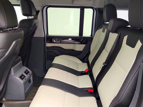 Used 2025 INEOS Grenadier Station Wagon AWD/4WD image 22