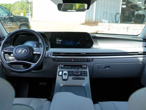 Used 2023 Hyundai Palisade SEL w/ Winter Package AWD/4WD image 10