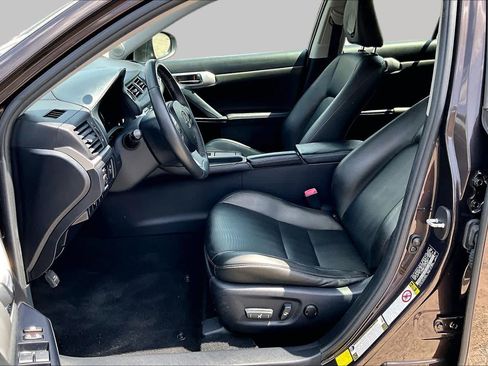Used 2013 Lexus CT 200h w/ Premium Pkg FWD image 8