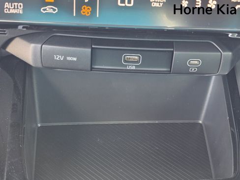 New 2026 Kia Niro LX FWD image 17