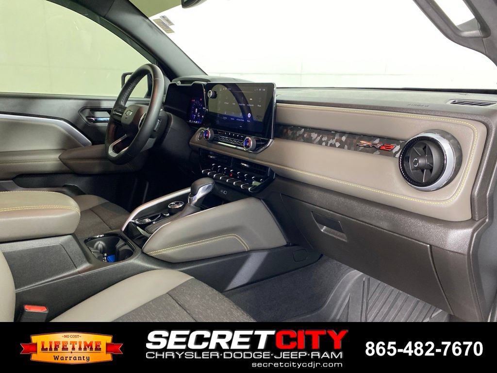 Used 2024 Chevrolet Colorado ZR2 AWD/4WD image 30