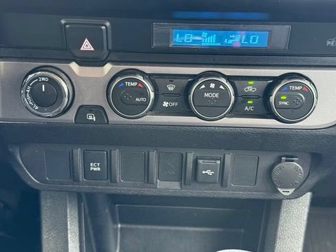 Used 2023 Toyota Tacoma SR AWD/4WD image 21
