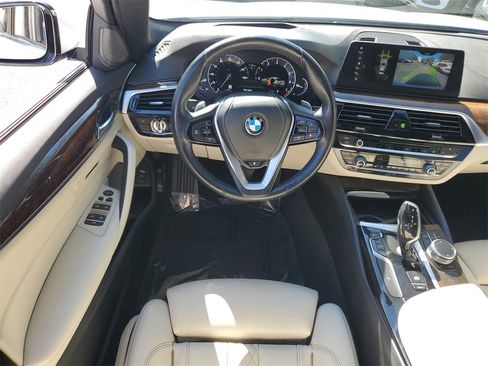 Used 2018 BMW 530i w/ Premium Package image 15