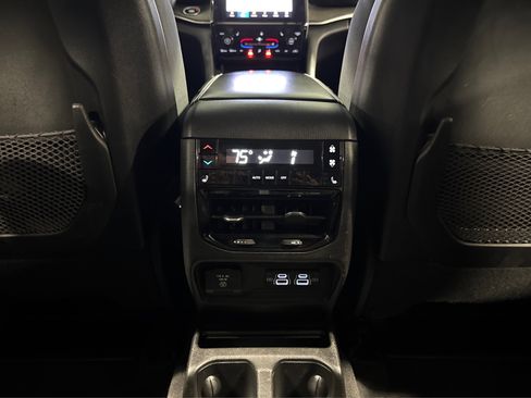 Used 2021 Jeep Grand Cherokee L Limited image 39