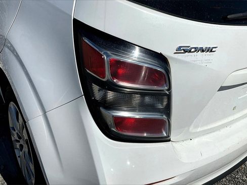 Used 2020 Chevrolet Sonic LT image 27