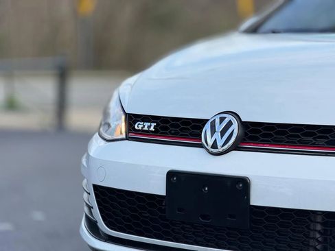 Used 2015 Volkswagen GTI S image 3