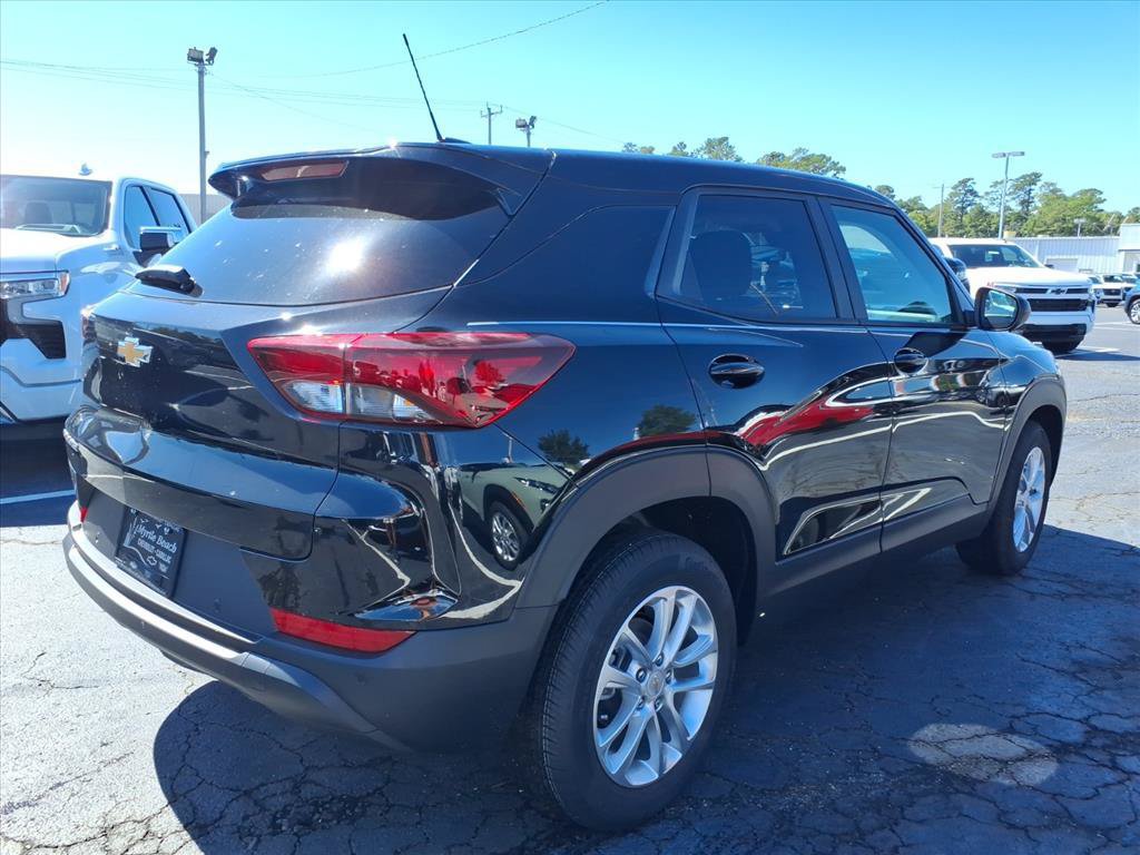 New 2026 Chevrolet TrailBlazer LS w/ LS Convenience Package FWD image 3
