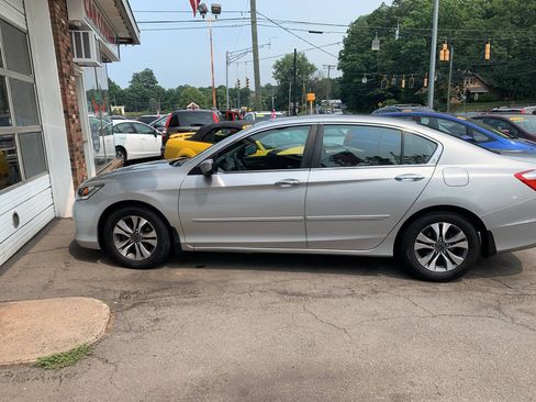 Used 2013 Honda Accord LX image 8