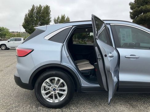 Used 2022 Ford Escape SE image 44