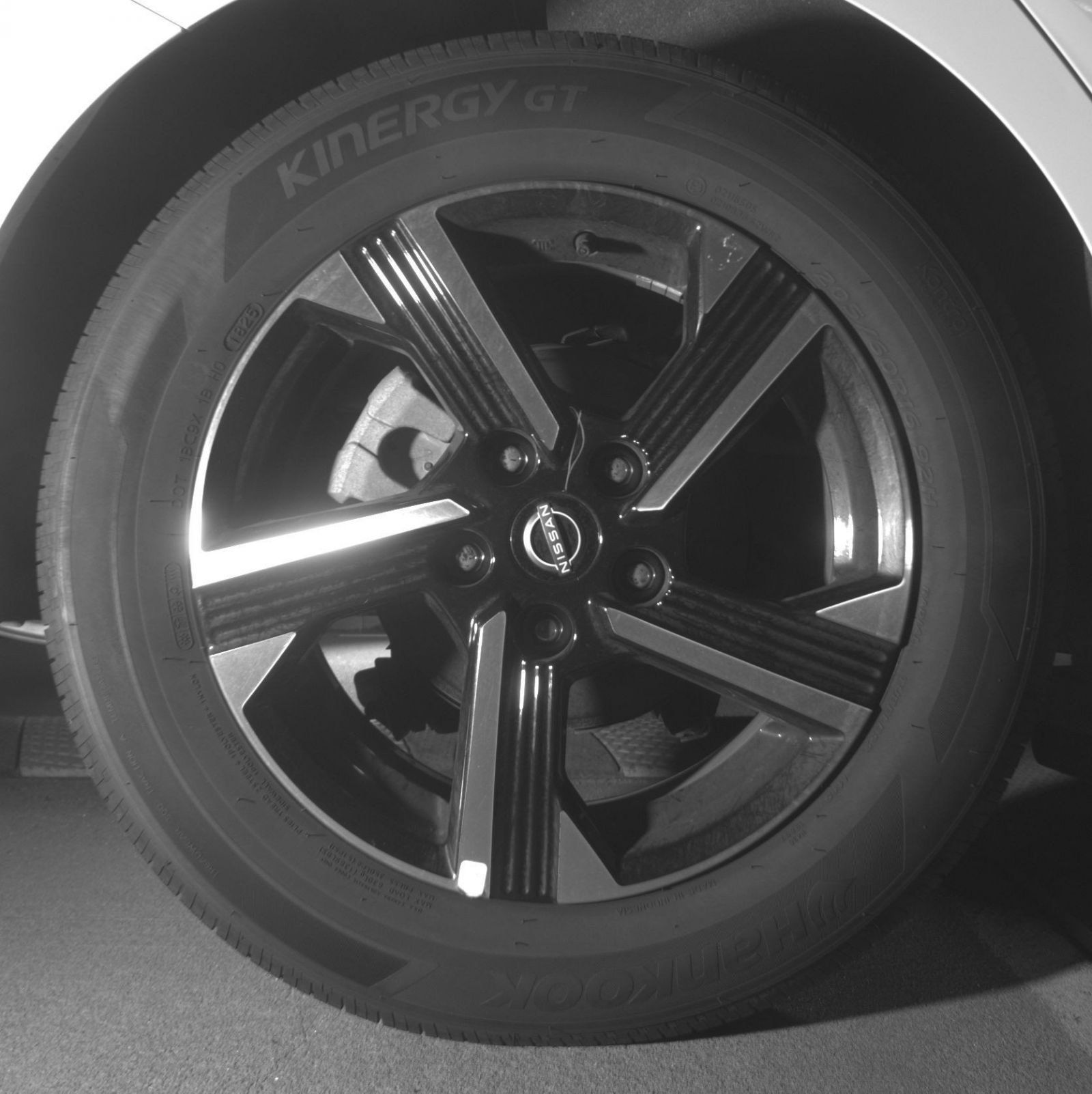Used 2025 Nissan Sentra SV FWD image 18
