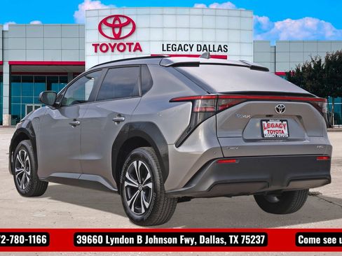 Used 2024 Toyota bZ4X XLE image 8