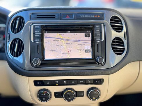 Used 2016 Volkswagen Tiguan SEL image 14