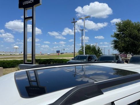 Used 2026 Ford Expedition Tremor AWD/4WD image 8
