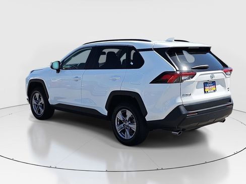 Used 2023 Toyota RAV4 XLE AWD/4WD image 7