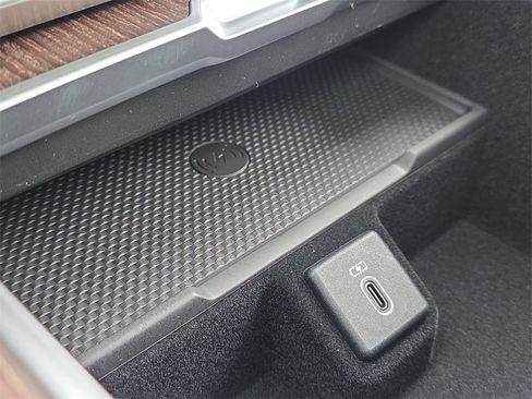 New 2026 Land Rover Range Rover SE image 26