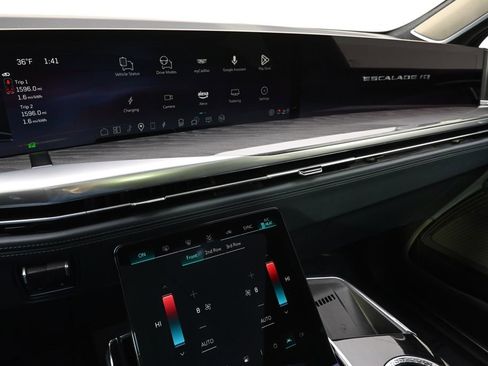 New 2025 Cadillac Escalade IQ Luxury 2 AWD/4WD image 29