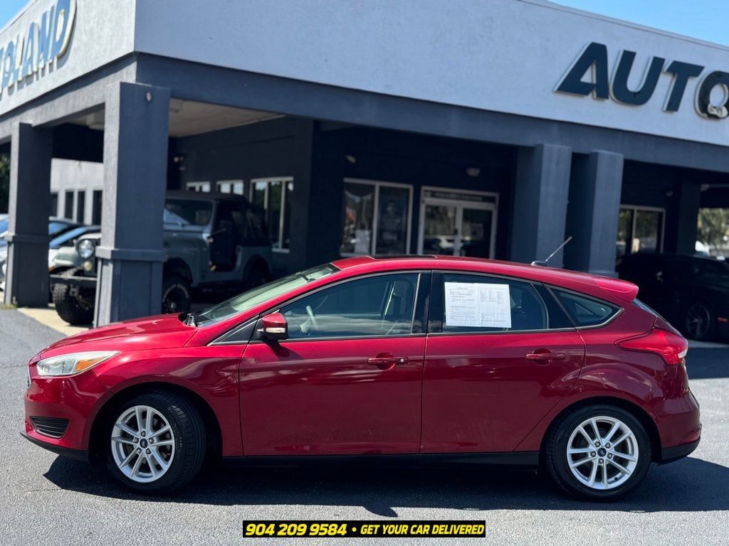 Used 2015 Ford Focus SE w/ Reverse Sensing Package FWD image 4